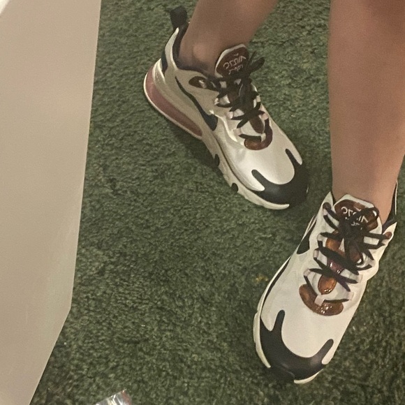 ISO Christina Anstead White Sweater - Picture 4 of 4